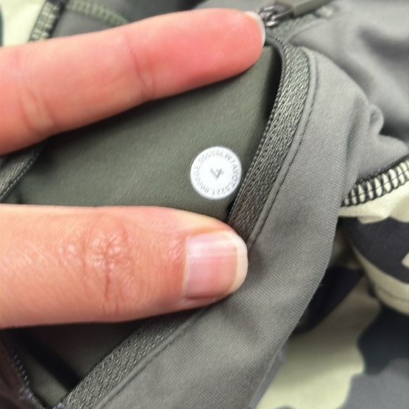 Lululemon Speed Up Short *4" Lined Updated Fit Heritage 365 Camo Crispin Green - Picture 7 of 8